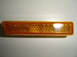 Piloto Lateral Izquierdo (Amarillo) para Bmw S/3 E36 1990, S/3 E36 1994, X5 E53 2000 y X5 E53 2003