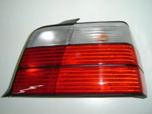 Piloto Trasero Derecho Blanco Con Check Control (Magneti Marelli) (4 Puertas) para Bmw S/3 E36 1990