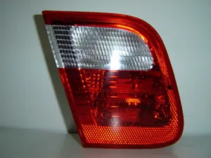 Piloto Trasero Izquierdo (Central 4P) para Bmw S/3 E46 4P 1998