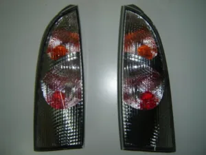Kit Pilotos Traseros (Tipo Tuning 3/5 Puertas) para Ford FOCUS 1998