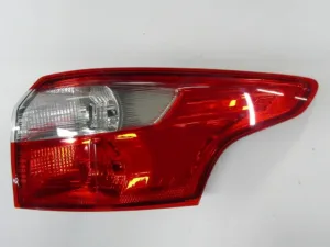 Piloto Trasero Derecho (Sw) para Ford FOCUS 2011