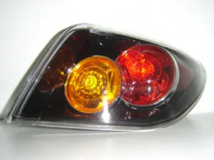 Piloto Trasero Derecho (Aleta) (Transp) para Mazda 3 H/B 2004