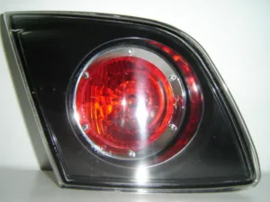 Piloto Trasero Izquierdo (Medio) (Transp) para Mazda 3 H/B 2004