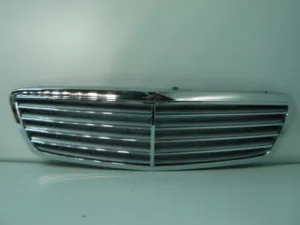 Rejilla (Completa (Avantgarde) Gris ) para Mercedes-Benz C W203 2000