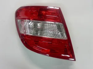 Piloto Trasero Derecho (Sw Rojo-Ahumado) para Mercedes-Benz C W204 2007