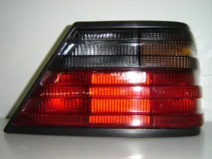 Piloto Trasero Derecho (Ahumado) para Mercedes-Benz E W124 1985