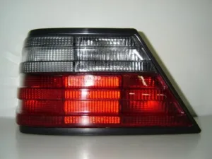 Piloto Trasero Izquierdo (Ahumado) (1993-) para Mercedes-Benz E W124 1985