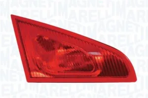 Piloto Trasero Izquierdo Medio (Magneti Marelli) (3 Puertas ) para Mitsubishi COLT 2004