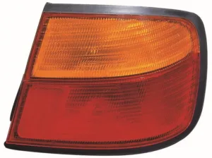 Piloto Trasero Derecho Rojo/Amarillo (4 Puertas) para Nissan PRIMERA P11 1996