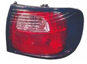 Piloto Trasero Izquierdo (4 Puertas) (Aleta) para Nissan PRIMERA P11 1999