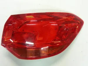Piloto Trasero Derecho (Rojo/Roja Sw) para Opel ASTRA J 2009