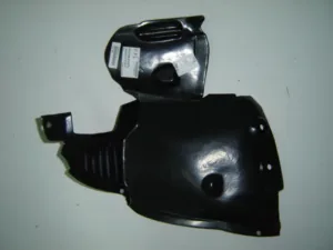 Resguardo Paso De Rueda Delantero Izquierdo para Renault CLIO II 1998