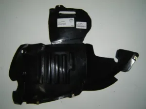 Resguardo Paso De Rueda Delantero Derecho (Delantero) para Renault KANGOO 1997 y KANGOO 2003