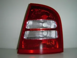Piloto Trasero Derecho (Sedan) para Skoda OCTAVIA I 2000