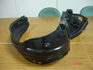 Resguardo Paso De Rueda Delantero Derecho para Toyota AVENSIS 2003
