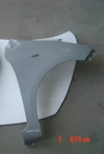 Aleta Delantera Derecha (Con Agujero) para Toyota YARIS 2005 y YARIS 2009