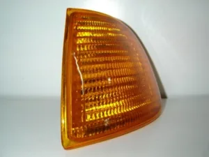 Piloto Delantero Izquierdo (Amarillo) (Sin Casquillo) para Volkswagen CADDY II 1996 y POLO 1994