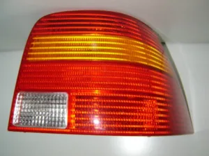 Piloto Trasero Derecho (Rojo/Amarillo /Rojo) para Volkswagen GOLF IV 1997