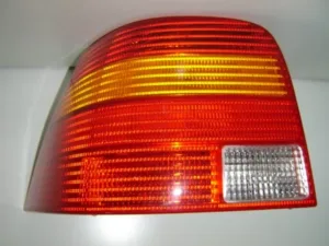 Piloto Trasero Izquierdo (Rojo/Amarillo /Rojo) para Volkswagen GOLF IV 1997
