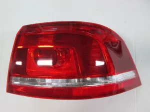 Piloto Trasero Derecho (Sw) para Volkswagen PASSAT B7 2010